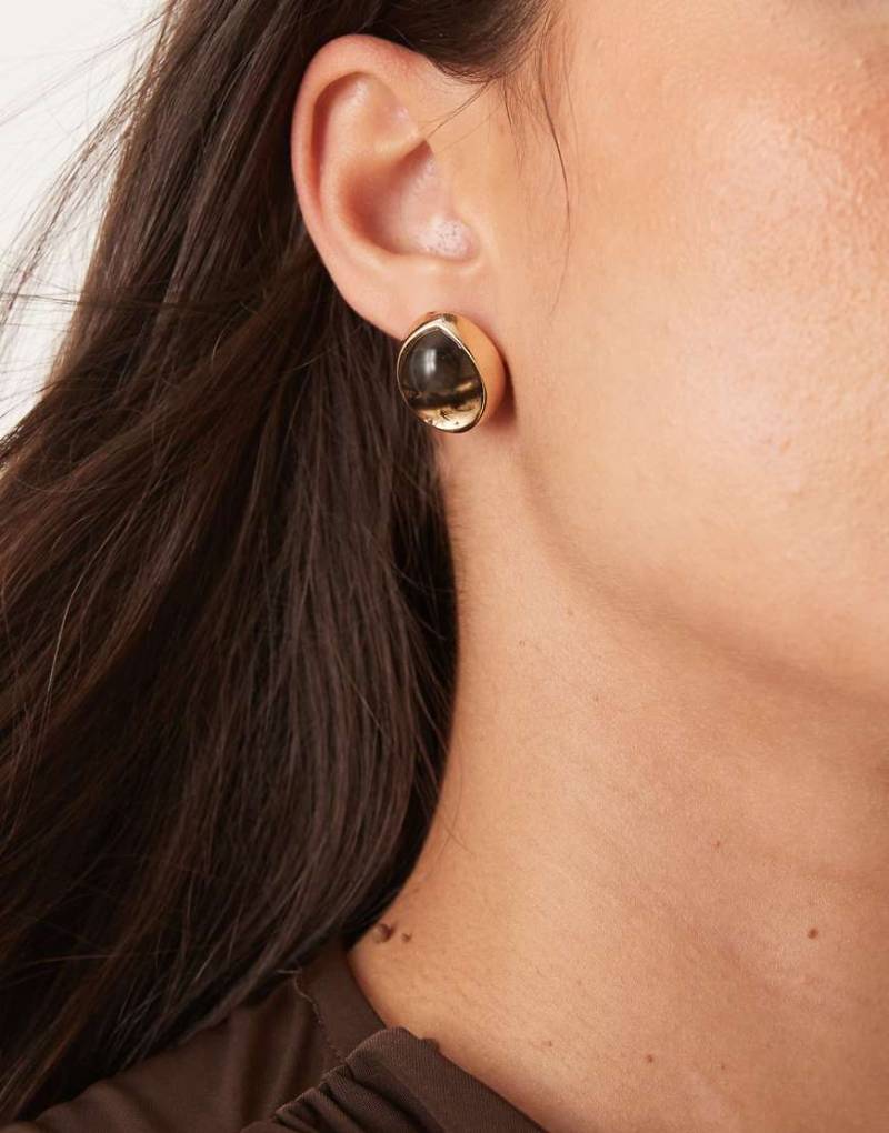 ASOS DESIGN - Ohrstecker in Gold-Optik mit großen Kunststeinen-Goldfarben von ASOS DESIGN