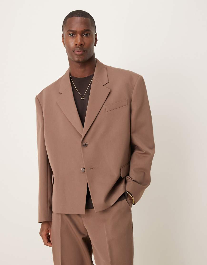 ASOS DESIGN - Oversize-Anzugjacke in Braun ASOS DESIGN - Oversize-Anzugjacke in Braun von ASOS DESIGN