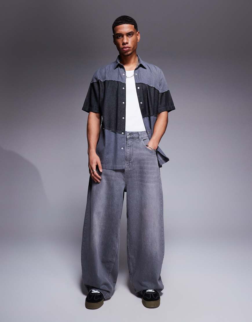 ASOS DESIGN - Oversize-Baggy-Jeans in verwaschenem Grau ASOS DESIGN - Oversize-Baggy-Jeans in verwaschenem Grau von ASOS DESIGN