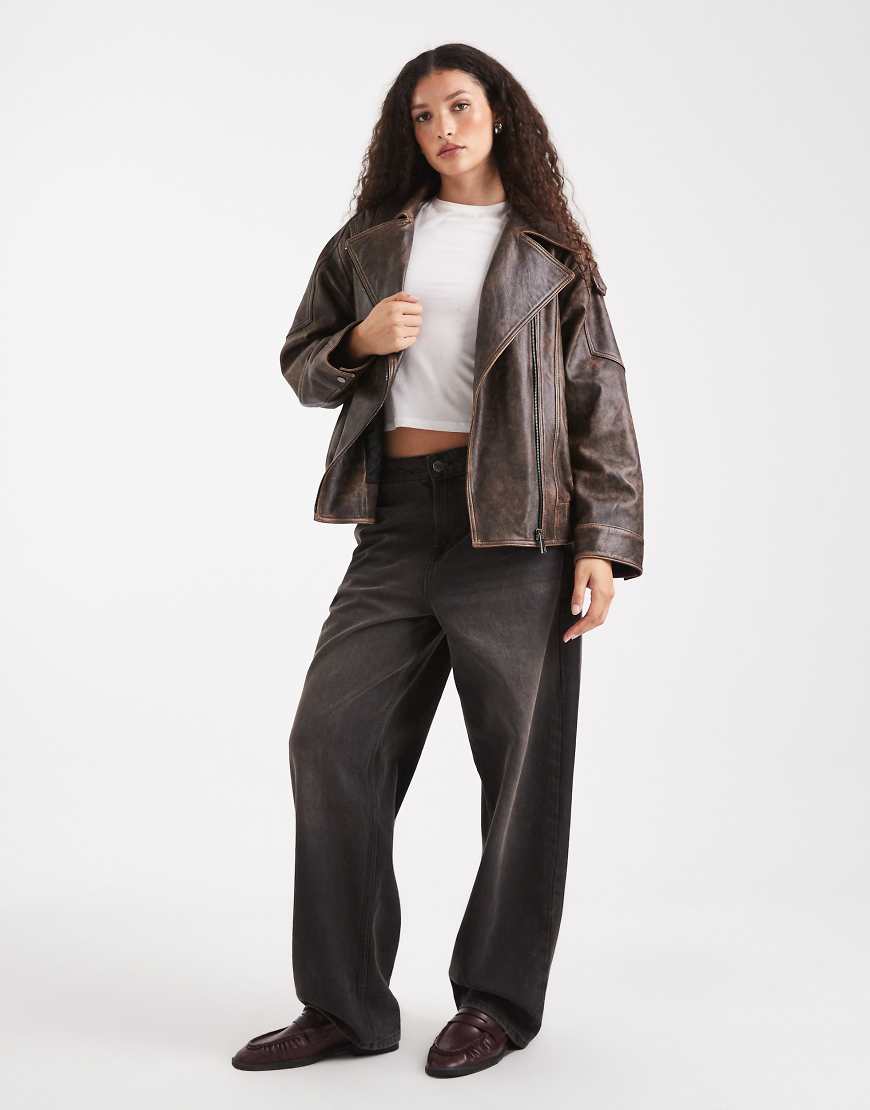 ASOS DESIGN - Oversize-Bikerjacke aus Leder in verwaschenem Braun mit gestepptem Innenfutter-Brown von ASOS DESIGN