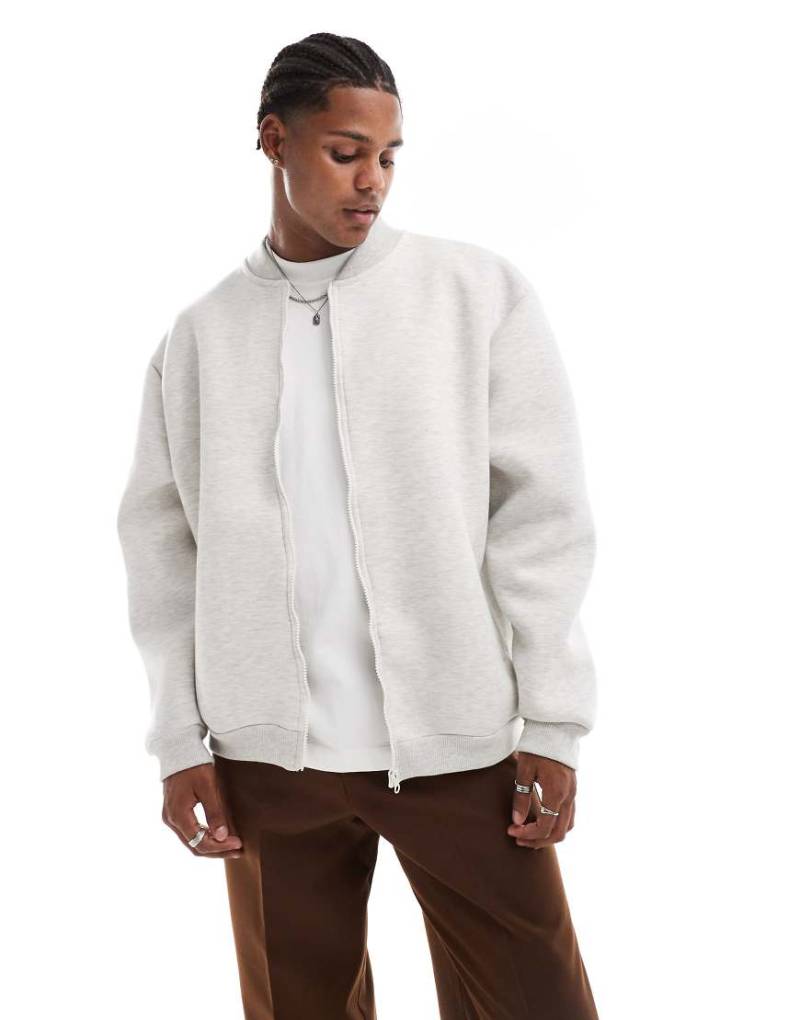 ASOS DESIGN - Oversize-Bomberjacke aus Neopren-Stoff in meliertem Hellgrau-Weiß von ASOS DESIGN