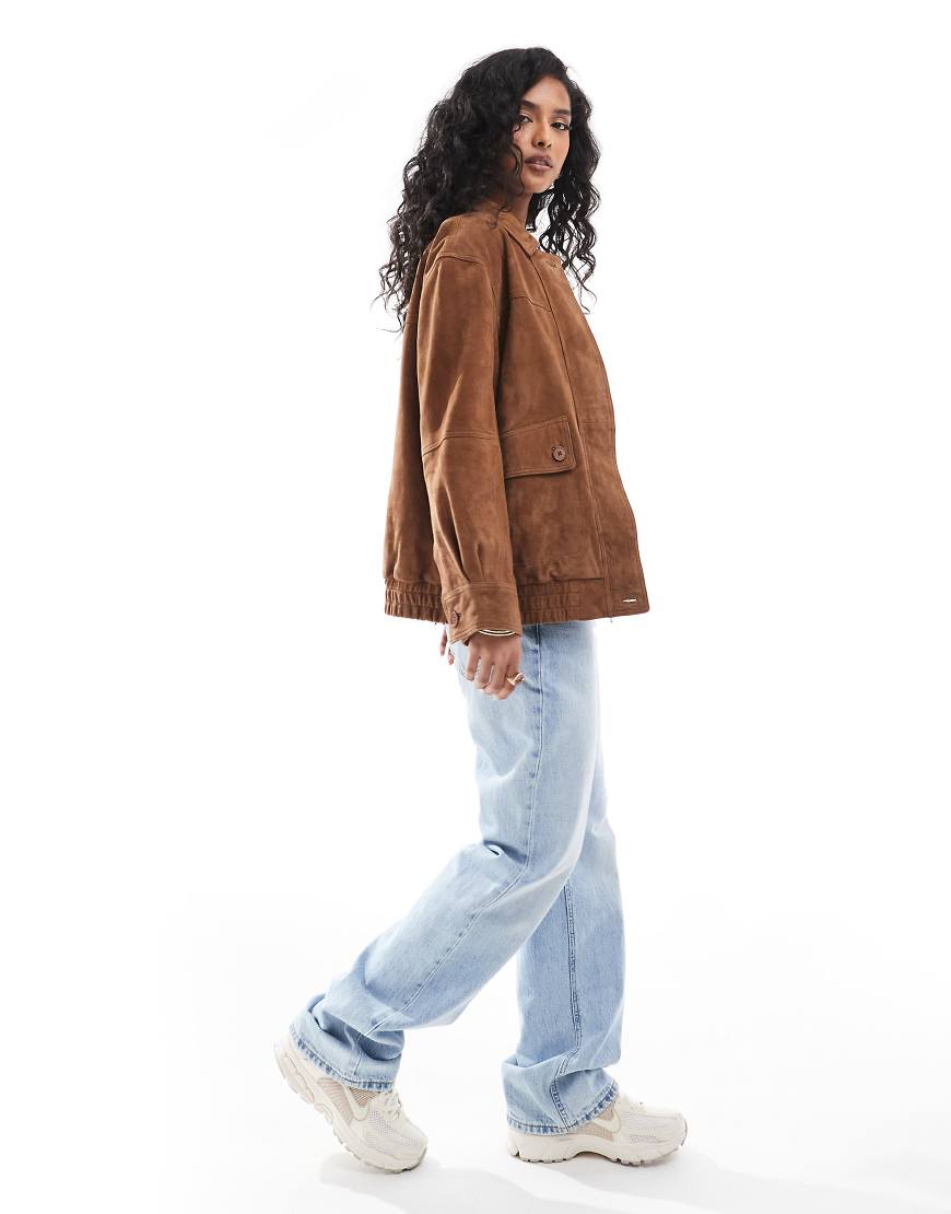 ASOS DESIGN - Oversize-Bomberjacke aus echtem Wildleder in Hellbraun von ASOS DESIGN