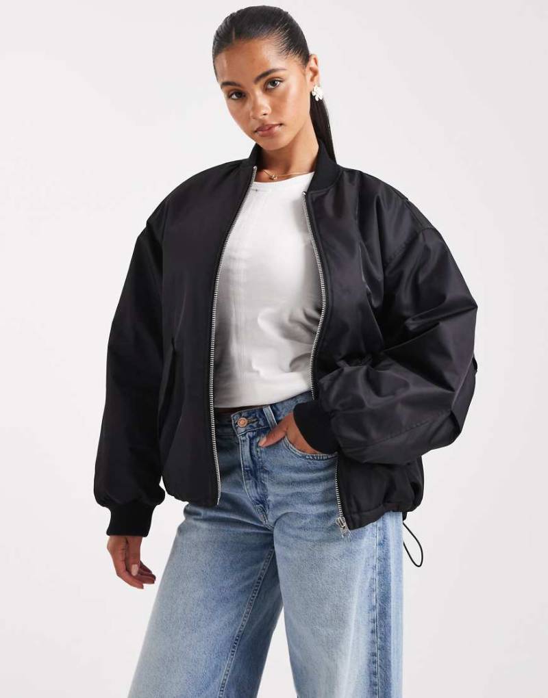 ASOS DESIGN - Oversize-Bomberjacke in Schwarz von ASOS DESIGN