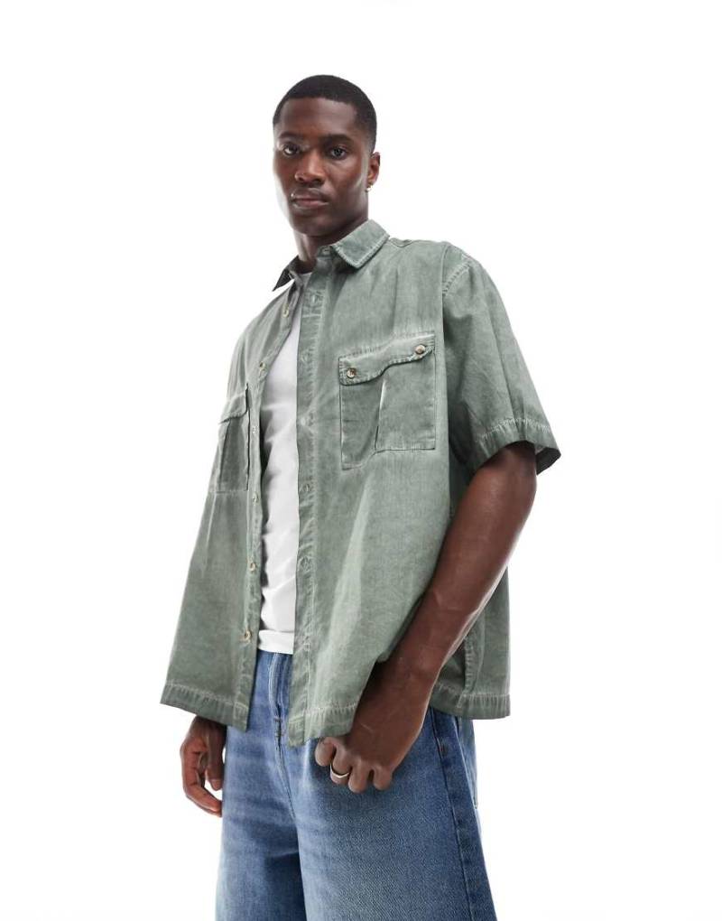 ASOS DESIGN - Oversize-Cargohemd in verwaschenem Grün von ASOS DESIGN