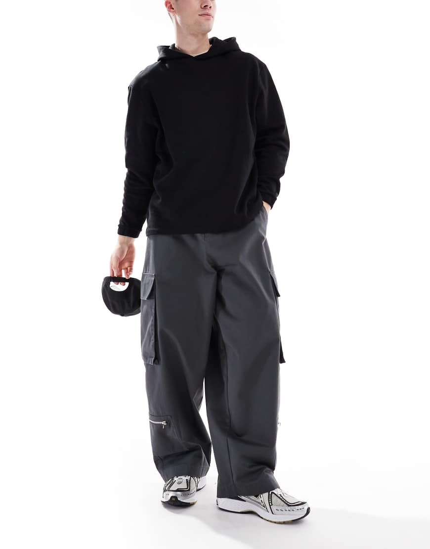 ASOS DESIGN - Weite Oversize-Cargohose in Anthrazit mit Reißverschluss-Details-Grau von ASOS DESIGN