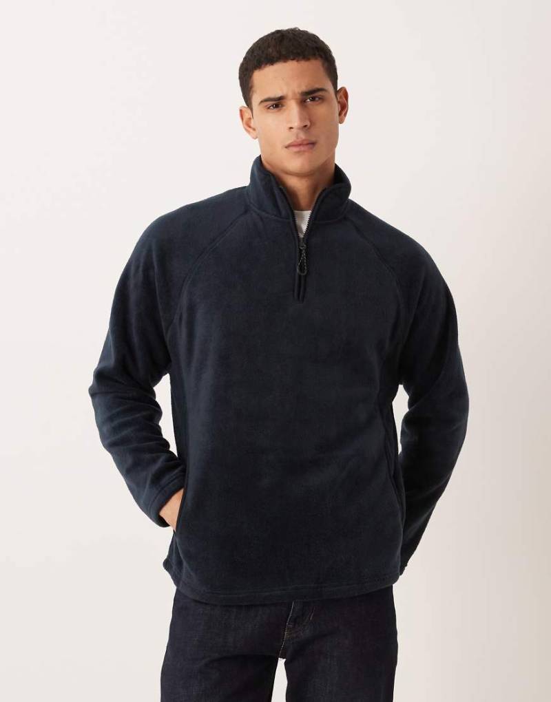 ASOS DESIGN - Locker geschnittenes Fleece-Sweatshirt in hellem Marineblau mit Stehkragen und kurzem Reißverschluss von ASOS DESIGN