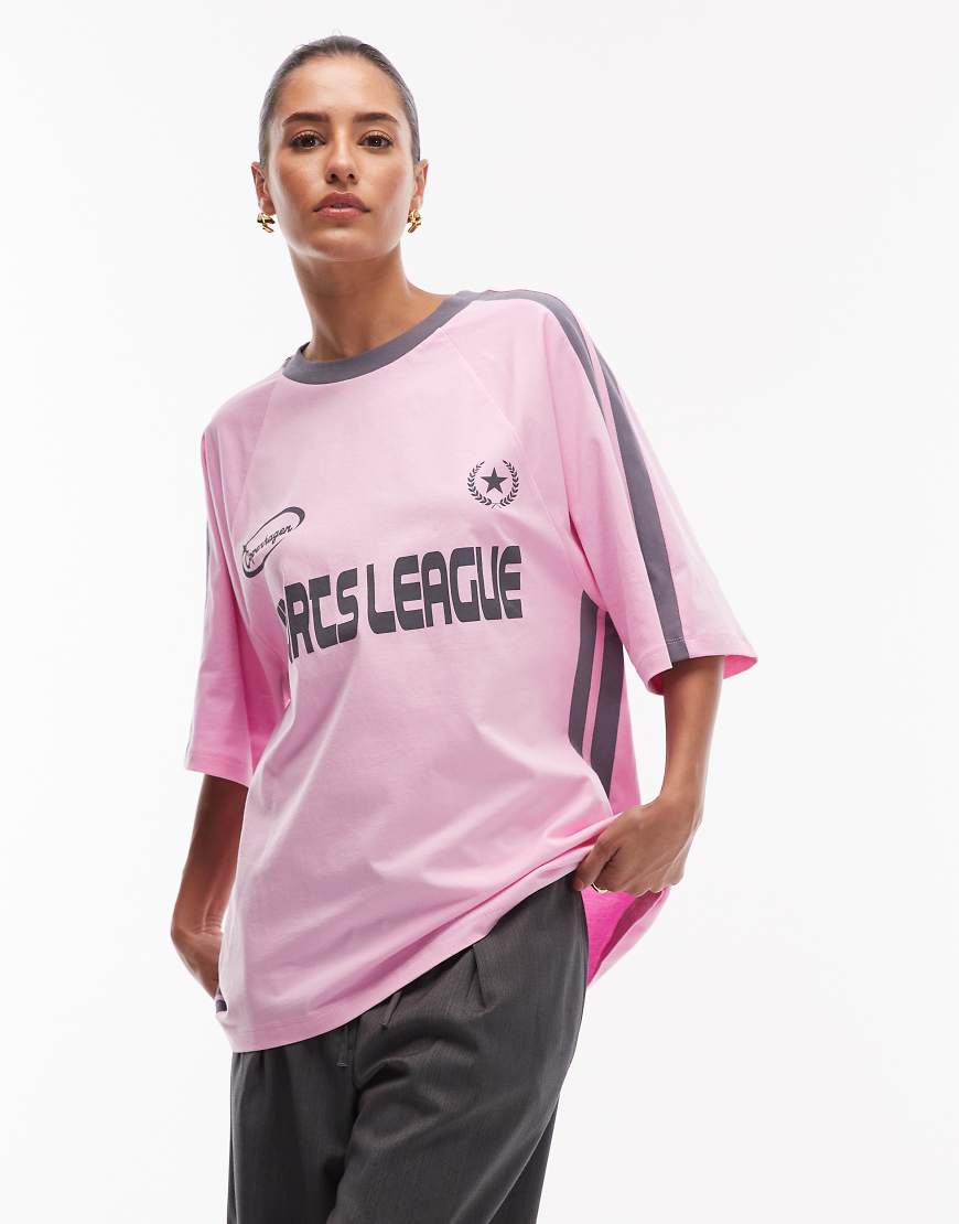 ASOS DESIGN - Oversize-Fußball-T-Shirt in Rosa mit „Sports League"-Print ASOS DESIGN - Oversize-Fußball-T-Shirt in Rosa mit „Sports League"-Print von ASOS DESIGN