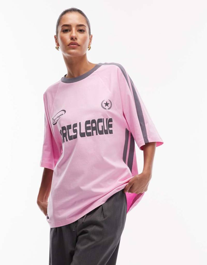 ASOS DESIGN - Oversize-Fußball-T-Shirt in Rosa mit „Sports League"-Print ASOS DESIGN - Oversize-Fußball-T-Shirt in Rosa mit „Sports League"-Print von ASOS DESIGN