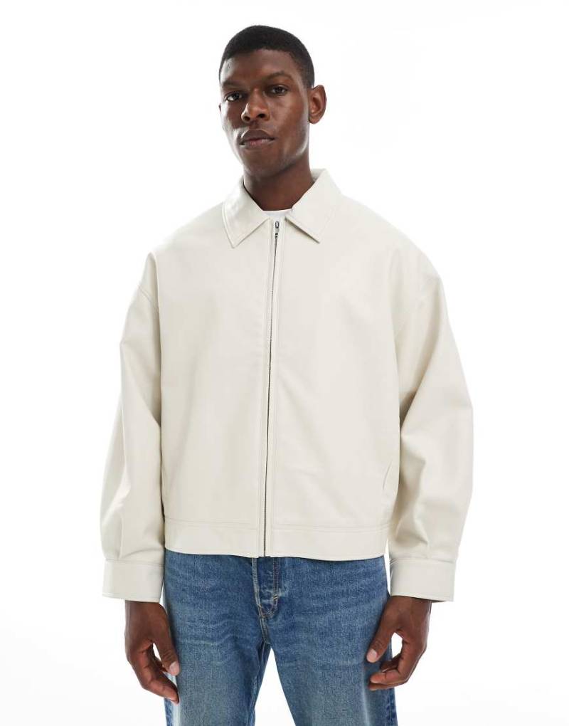 ASOS DESIGN - Oversize-Harrington-Jacke aus Kunstleder in Steinbeige-Neutral von ASOS DESIGN