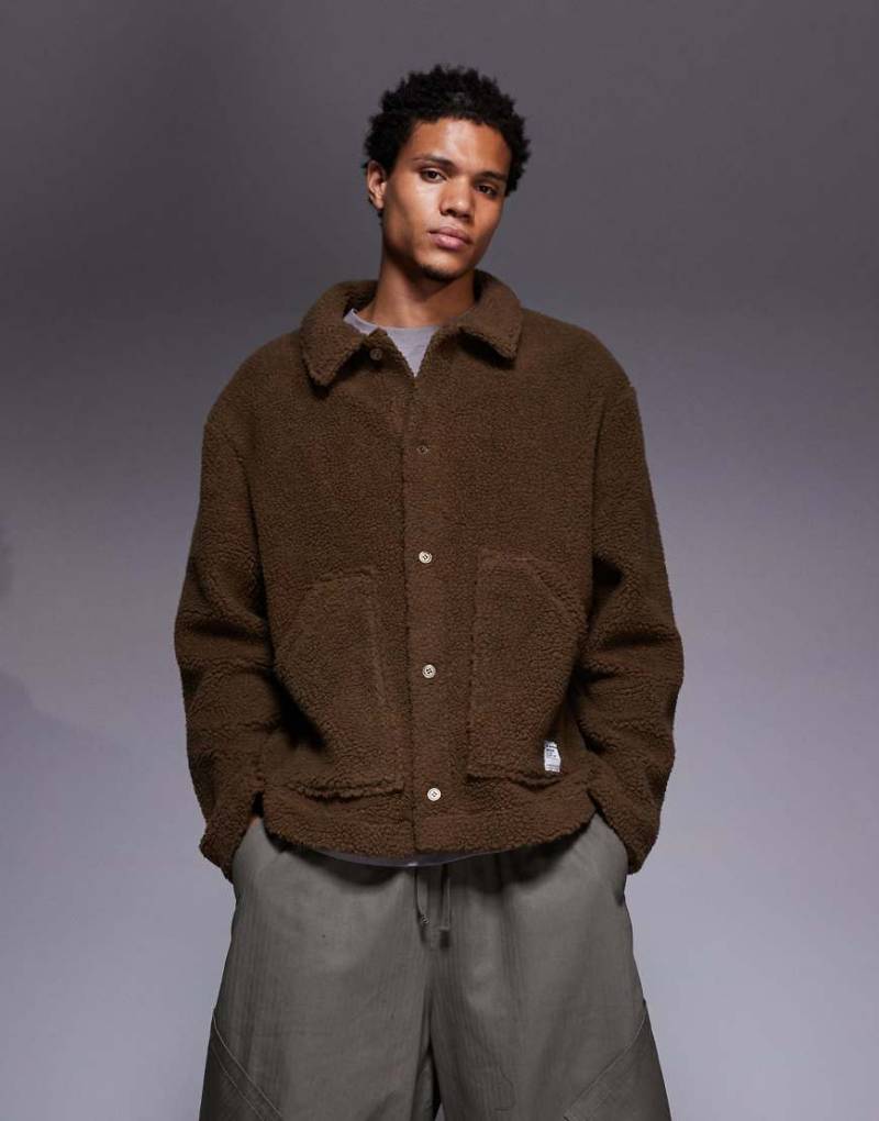 ASOS DESIGN - Locker geschnittene Harrington-Jacke aus Teddyfell in Dunkelgrün von ASOS DESIGN
