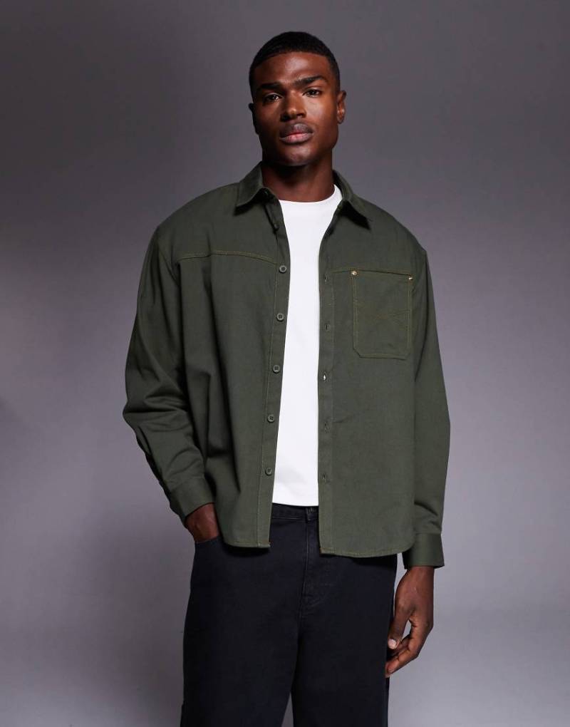 ASOS DESIGN - Oversize-Hemd aus Twill in Khaki-Grün von ASOS DESIGN