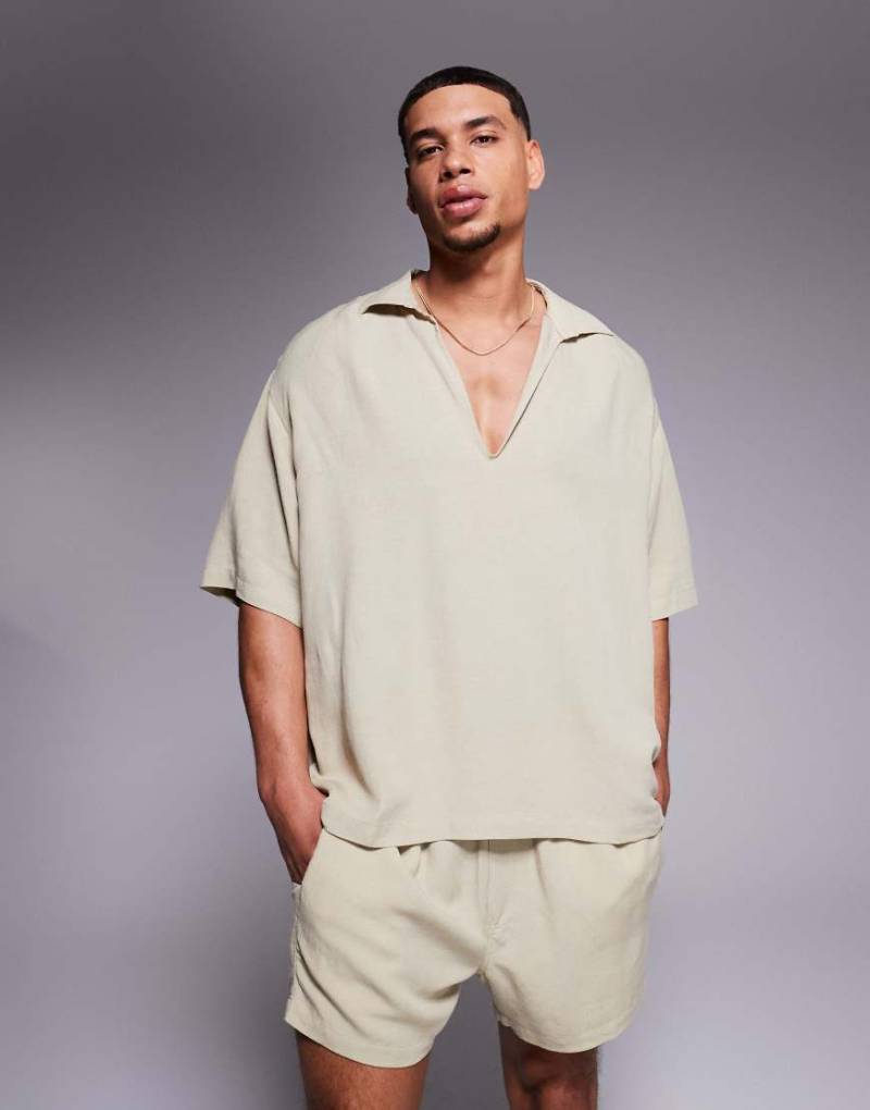 ASOS DESIGN - Oversize-Hemd in Braun aus Leinenmix, Kombiteil ASOS DESIGN - Oversize-Hemd in Braun aus Leinenmix, Kombiteil von ASOS DESIGN