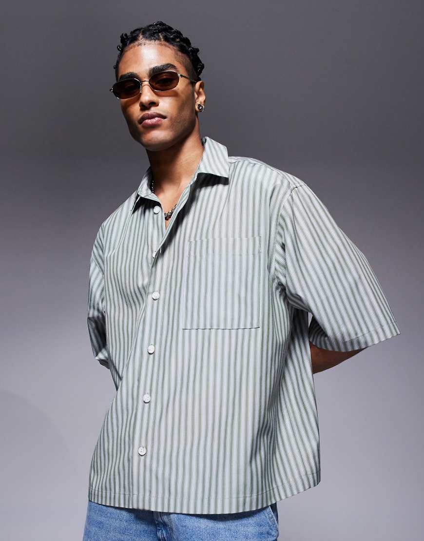 ASOS DESIGN - Oversize-Hemd in Grün gestreift mit Halbärmeln von ASOS DESIGN