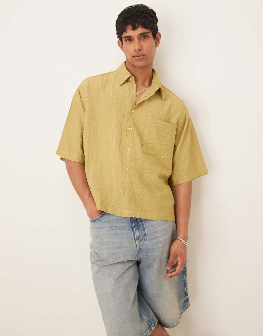 ASOS DESIGN - Oversize-Hemd in Grün mit halblangen Ärmeln und Knitterstruktur von ASOS DESIGN