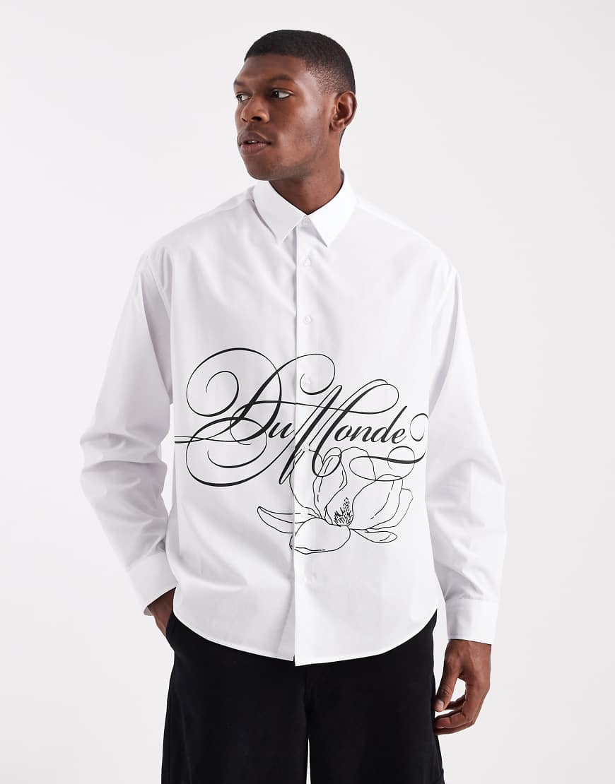 ASOS DESIGN - Oversize-Hemd in Weiß mit kastigem Schnitt und auffallendem Print-Motiv von ASOS DESIGN