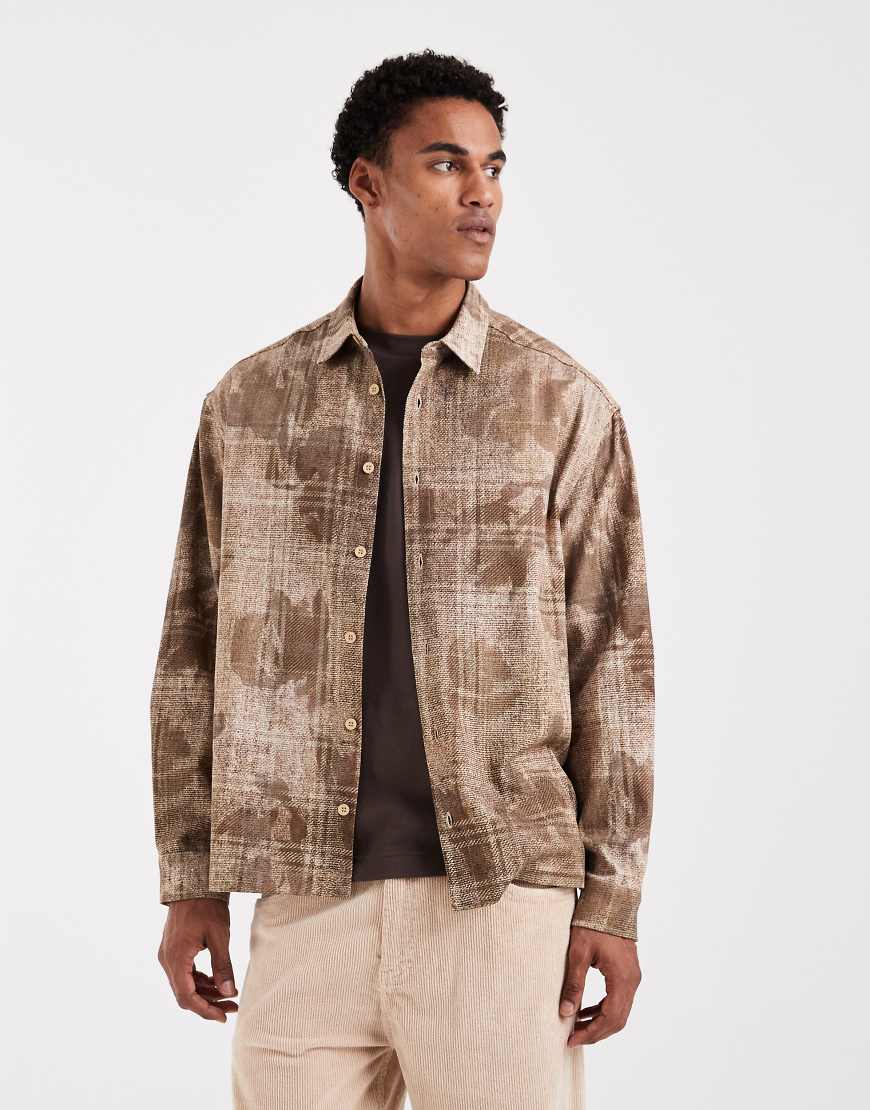 ASOS DESIGN - Oversize-Hemd mit Military-Muster-Brown von ASOS DESIGN
