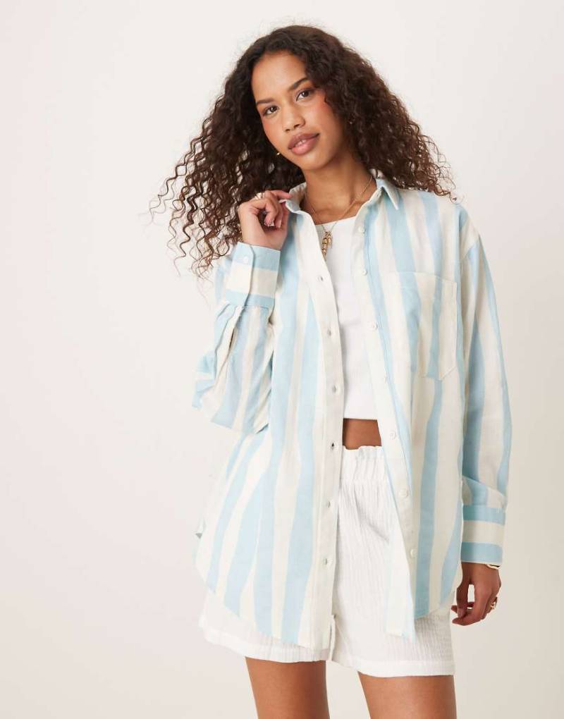 ASOS DESIGN - Oversize-Hemdbluse aus Leinenmix mit verschwommenem Streifenmuster-Bunt von ASOS DESIGN