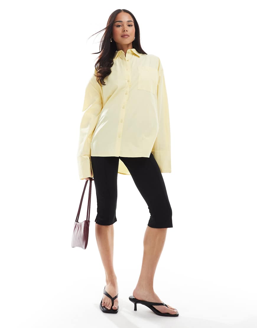 ASOS DESIGN - Oversize-Hemdbluse aus Popeline in Buttermilchgelb mit auffälligen Manschetten von ASOS DESIGN