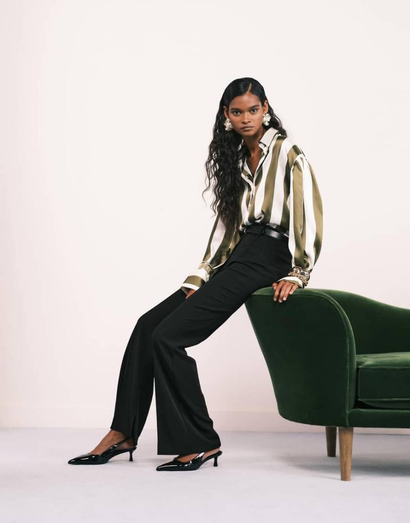 ASOS DESIGN - Oversize-Hemdbluse aus Satin in Olivgrün mit Streifen-Bunt von ASOS DESIGN