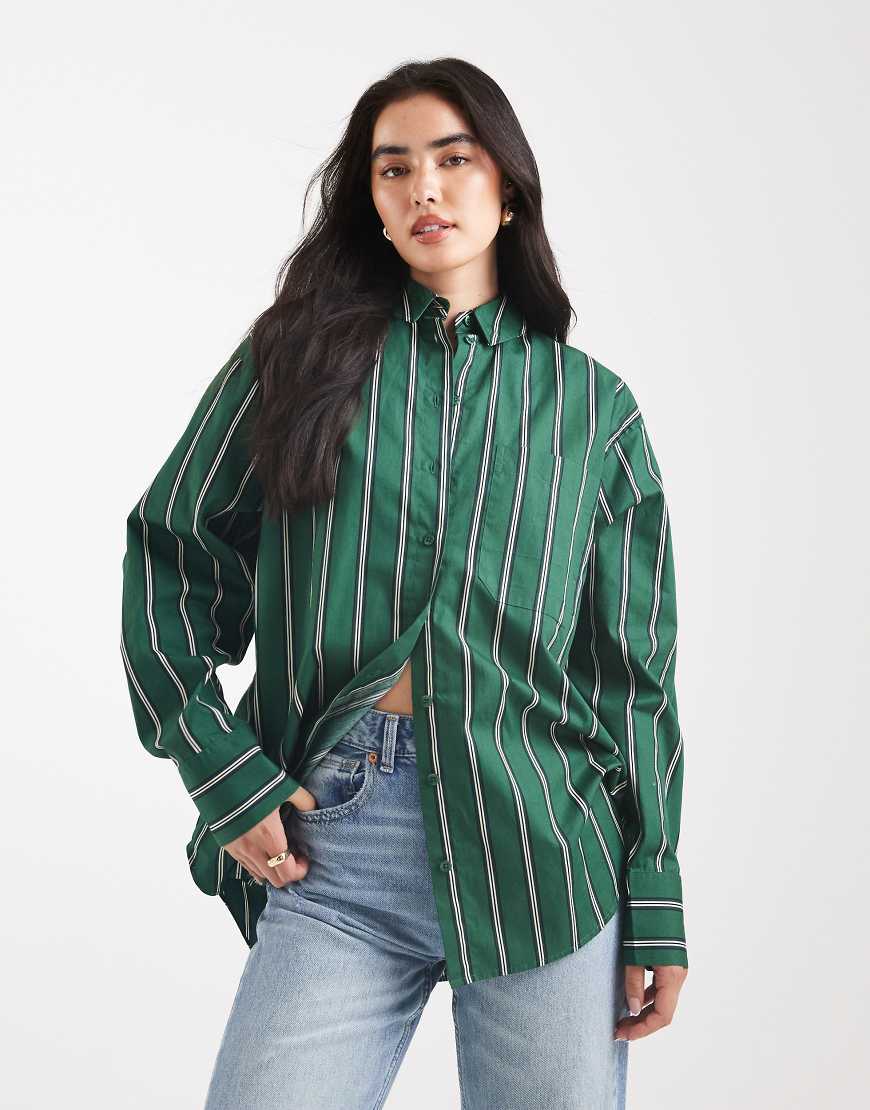 ASOS DESIGN - Oversize-Hemdbluse in gestreiftem Grün ASOS DESIGN - Oversize-Hemdbluse in gestreiftem Grün von ASOS DESIGN