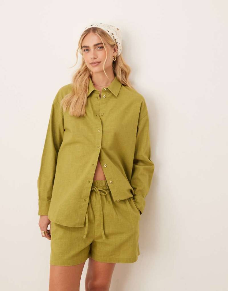 ASOS DESIGN - Oversize-Hemdbluse in olivgrüner Leinenoptik, Kombiteil von ASOS DESIGN