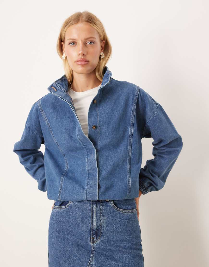 ASOS DESIGN - Oversize-Jacke in Indigoblau mit Stehkragen ASOS DESIGN - Oversize-Jacke in Indigoblau mit Stehkragen von ASOS DESIGN