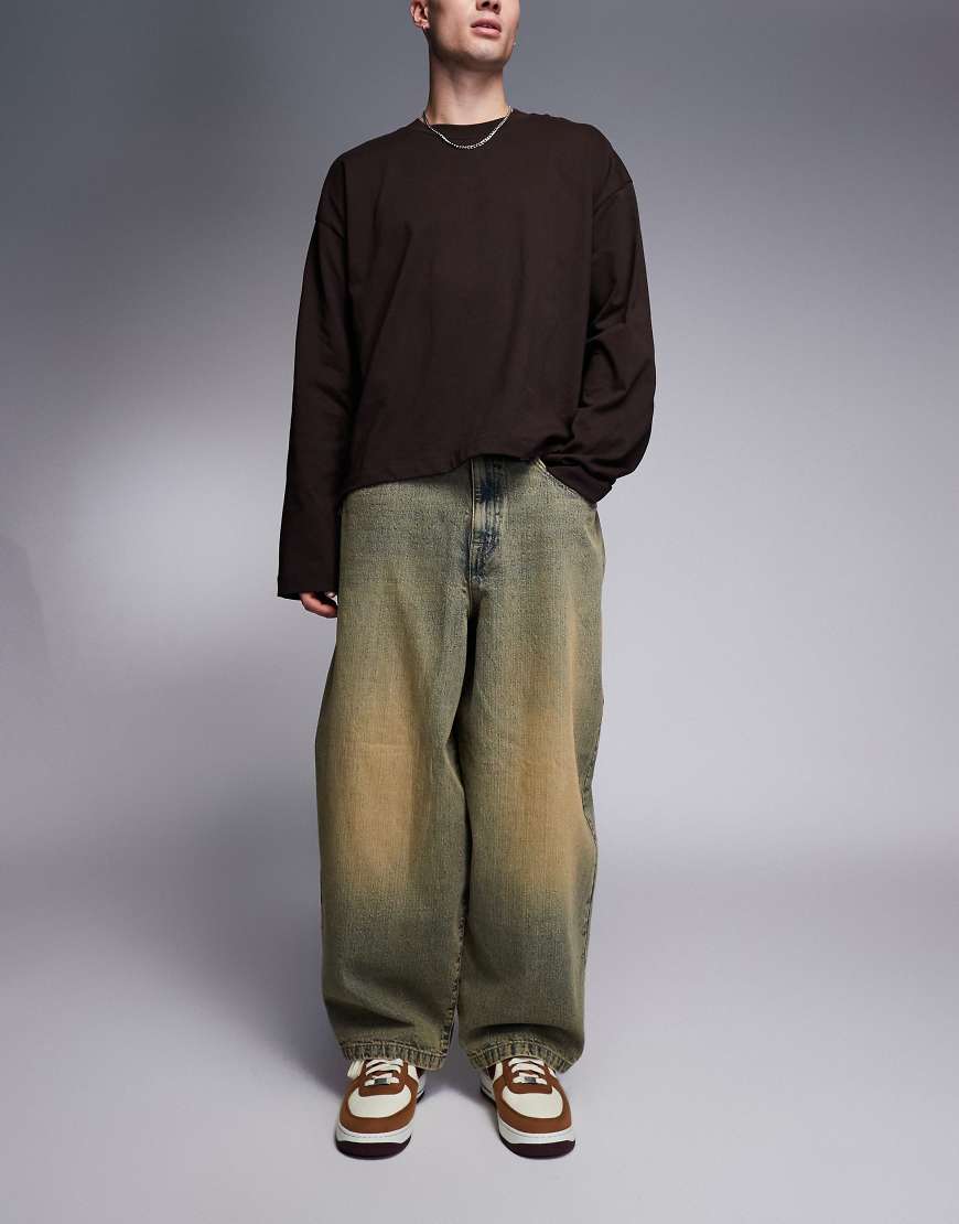 ASOS DESIGN - Weite Oversize-Jeans in Hellblau mit starker Tönung ASOS DESIGN - Weite Oversize-Jeans in Hellblau mit starker Tönung von ASOS DESIGN