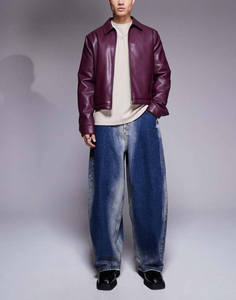 ASOS DESIGN - Weite Oversize-Jeans in Mittelblau mit stark verwaschenem Detail von ASOS DESIGN