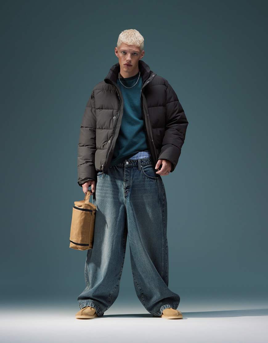 ASOS DESIGN - Weite Oversize-Jeans in dunkelblauer Waschung ASOS DESIGN - Weite Oversize-Jeans in dunkelblauer Waschung von ASOS DESIGN