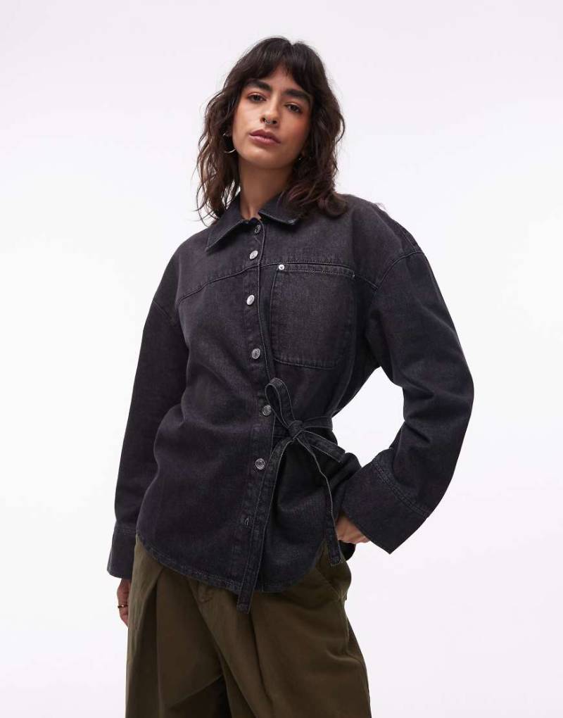 ASOS DESIGN - Oversize-Jeanshemd in verwaschenem Schwarz von ASOS DESIGN