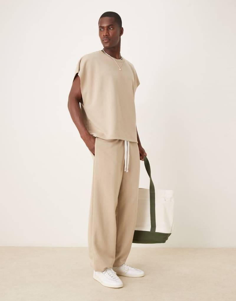 ASOS DESIGN - Oversize-Jogginghose aus Loopback-Stoff in Beige, Kombiteil-Neutral von ASOS DESIGN