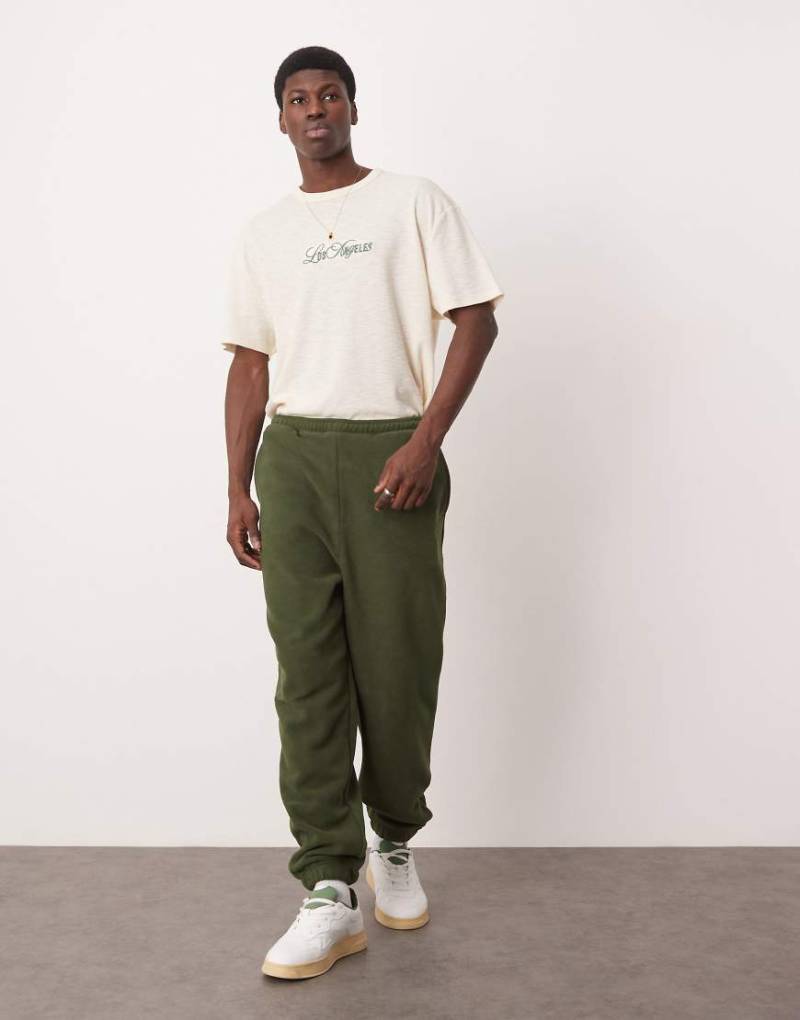 ASOS DESIGN - Oversize-Jogginghose aus grünem Fleece von ASOS DESIGN