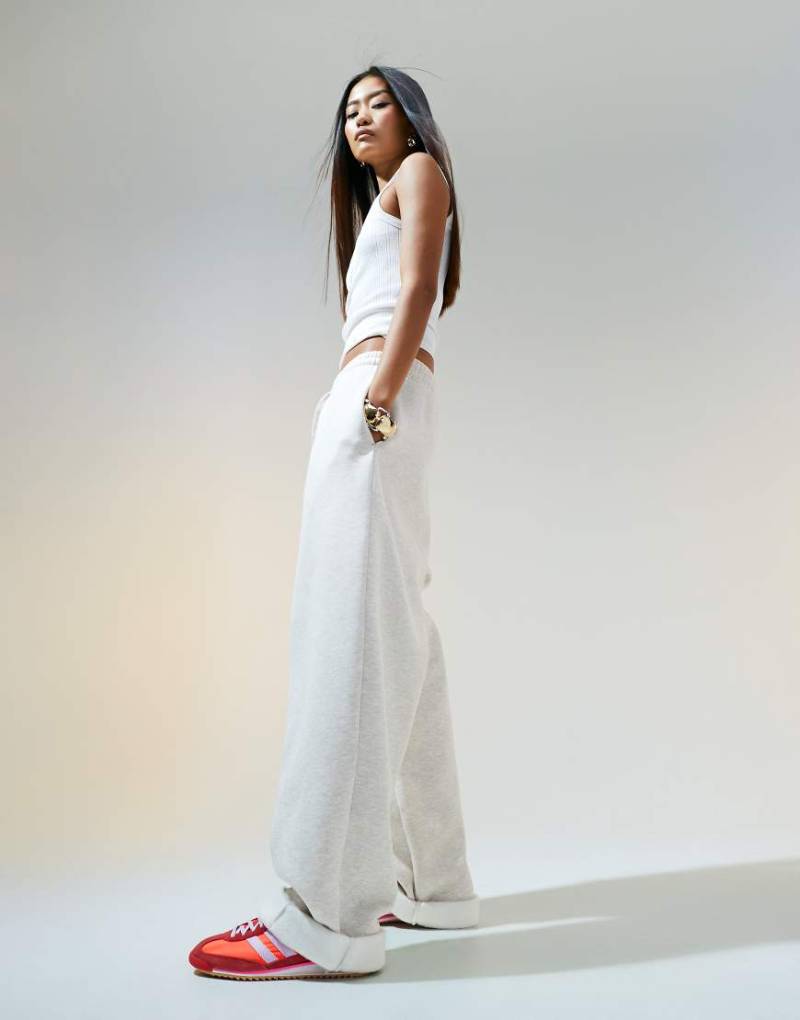 ASOS DESIGN - Oversize-Jogginghose in meliertem Hellbeige mit umgeschlagenen Bündchen-Neutral von ASOS DESIGN