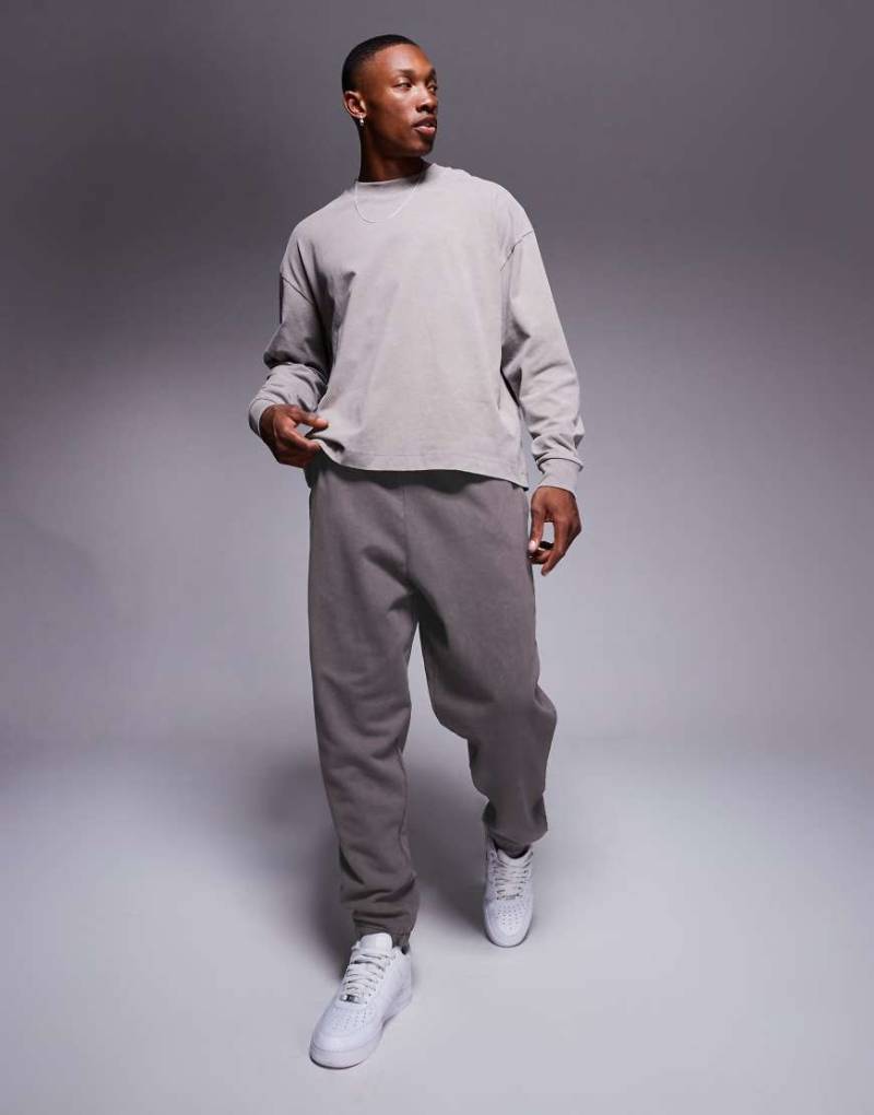 ASOS DESIGN - Oversize-Jogginghose in verwaschenem Anthrazit-Grau von ASOS DESIGN