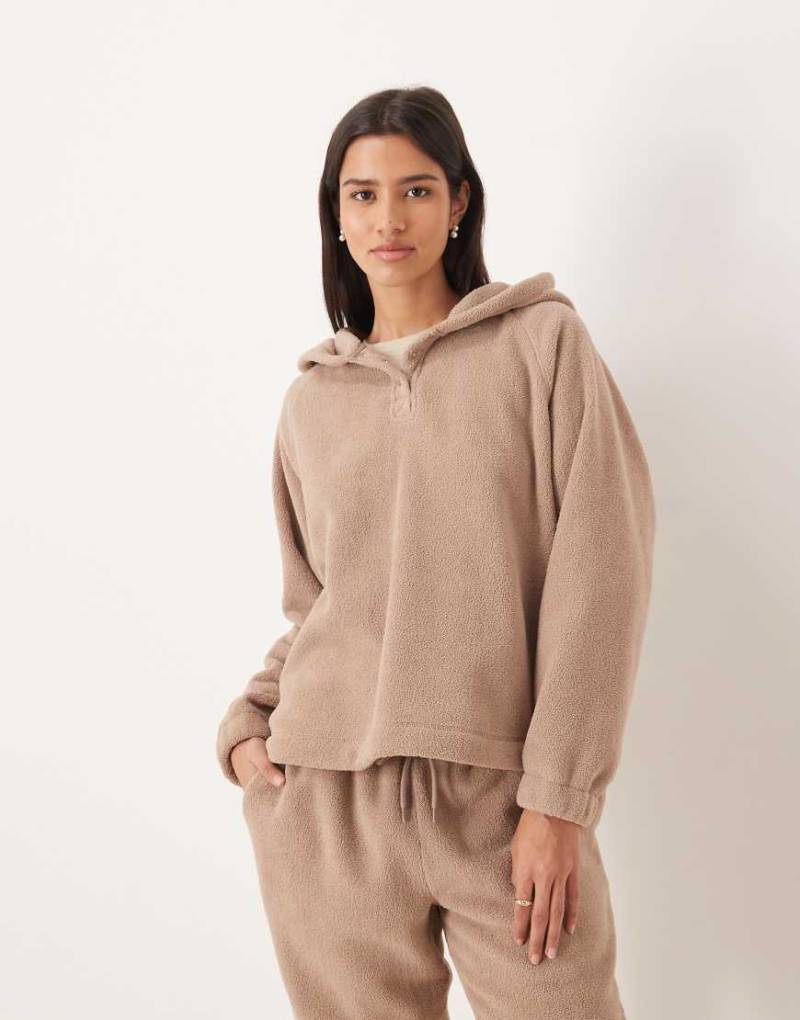 ASOS DESIGN - Oversize-Kapuzenpullover aus Mikrofleece in Taupe-Grau ASOS DESIGN - Oversize-Kapuzenpullover aus Mikrofleece in Taupe-Grau von ASOS DESIGN