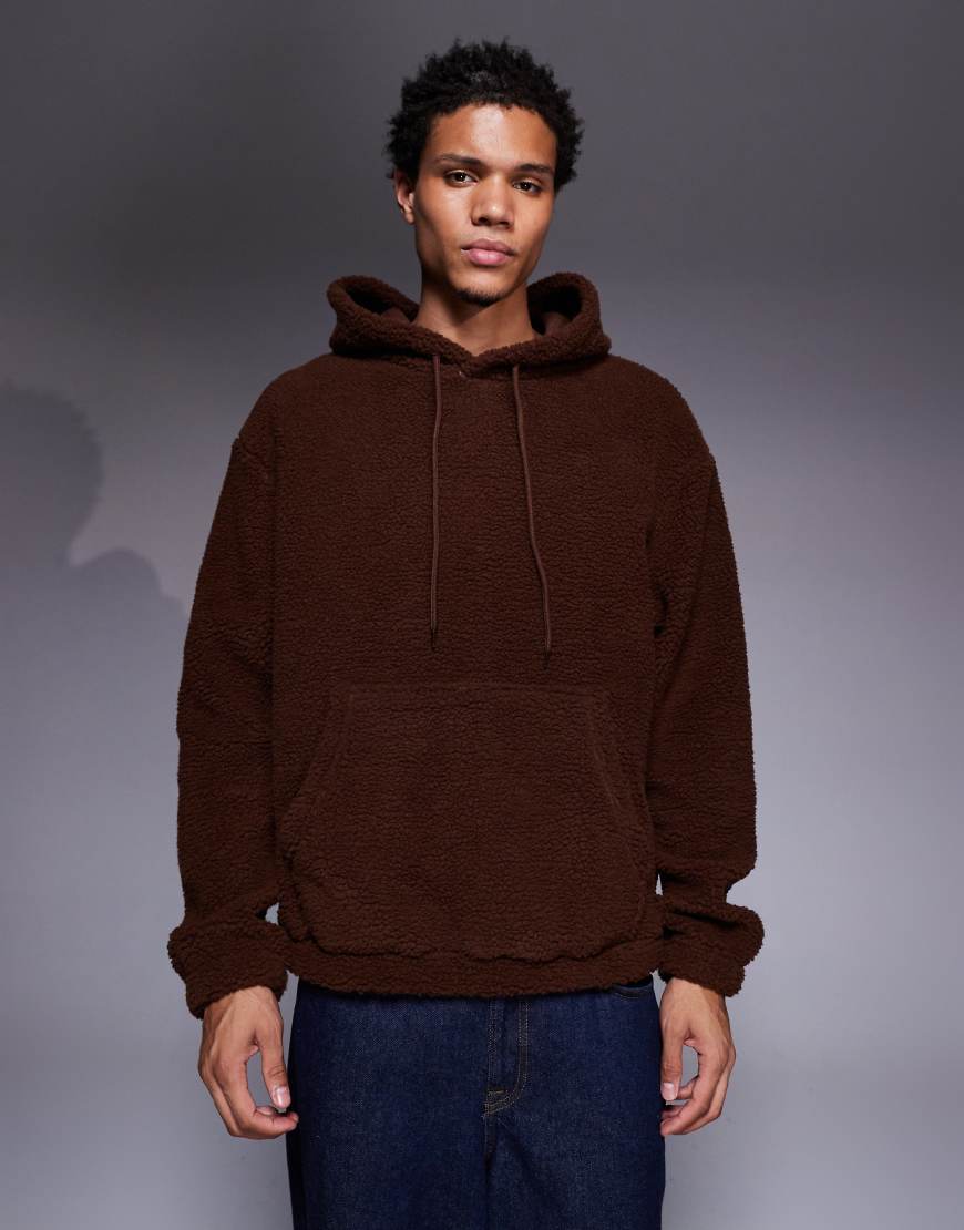 ASOS DESIGN - Locker geschnittener Kapuzenpullover aus Teddyfell in Braun-Brown von ASOS DESIGN