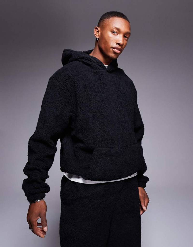 ASOS DESIGN - Oversize-Kapuzenpullover aus Teddyfell in Schwarz von ASOS DESIGN