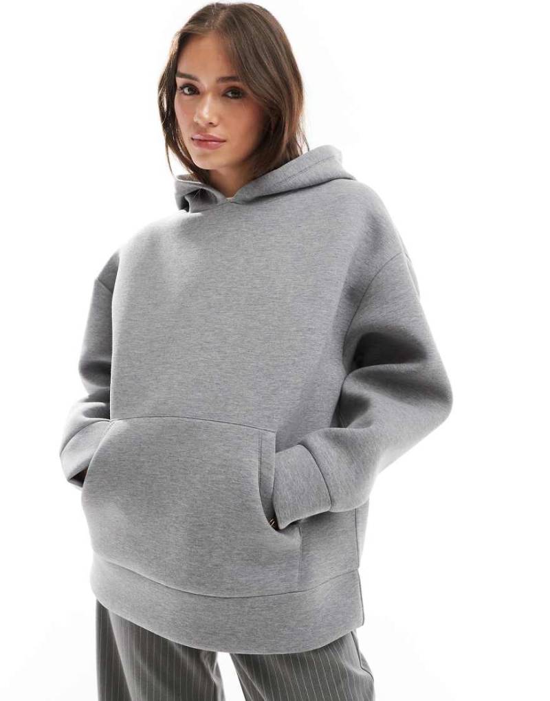 ASOS DESIGN - Oversize-Kapuzenpullover in Anthrazit meliert mit Neopren-Optik-Grau von ASOS DESIGN