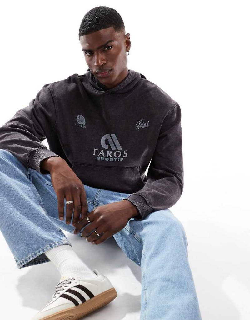 ASOS DESIGN - Oversize-Kapuzenpullover in Grau mit Acid-Waschung und Print auf der Vorderseite von ASOS DESIGN