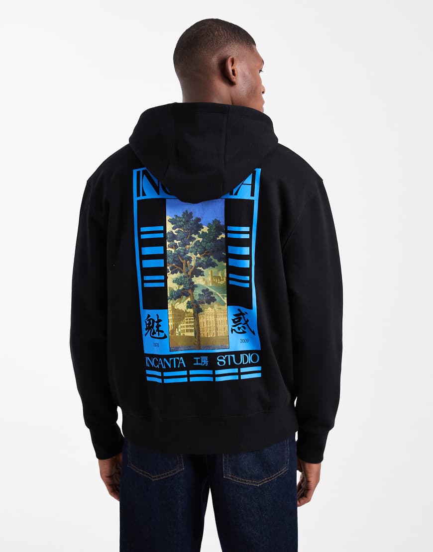 ASOS DESIGN - Oversize-Kapuzenpullover in Schwarz mit Souvenir-Print von ASOS DESIGN