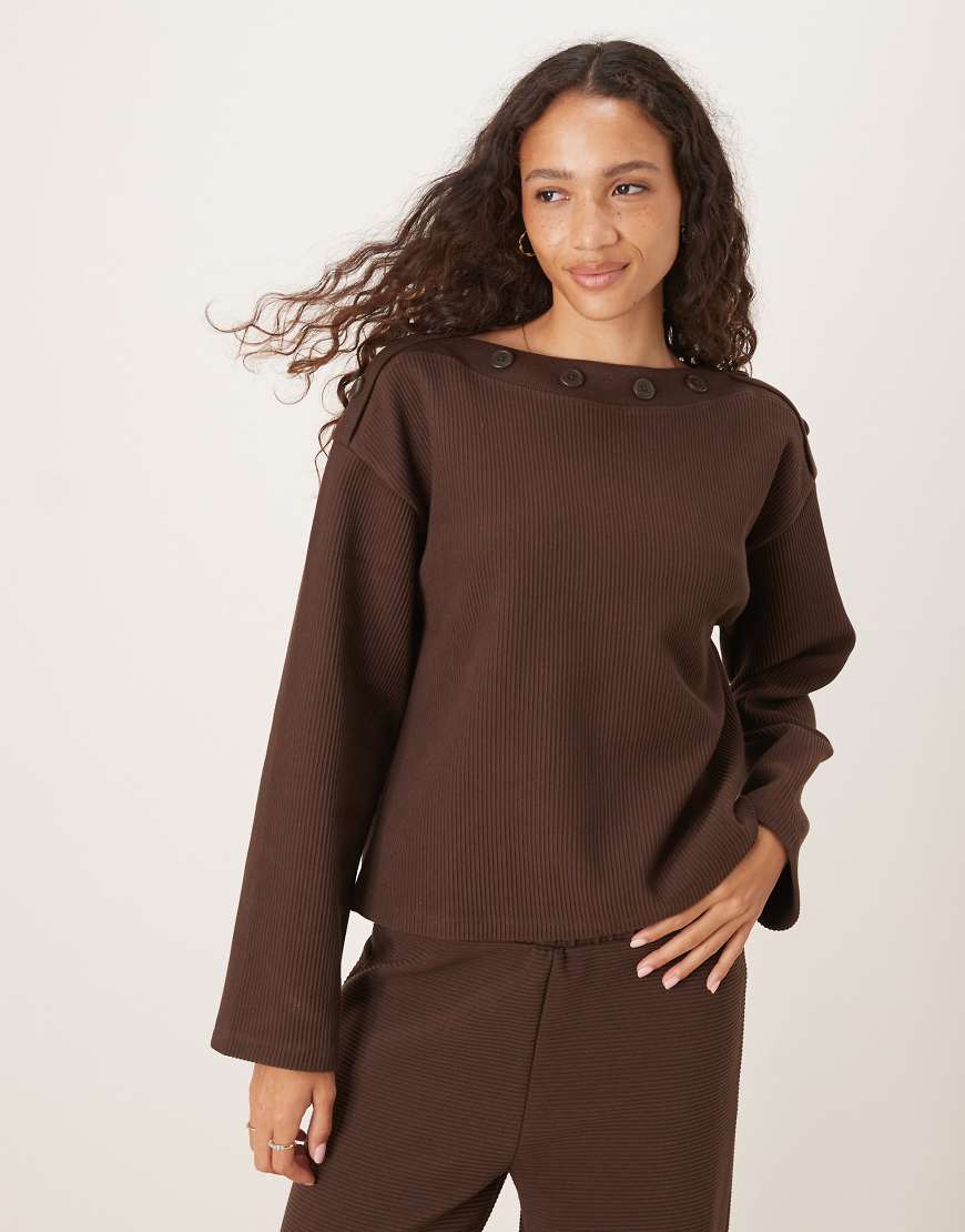 ASOS DESIGN - Oversize-Langarmshirt in Schokobraun mit Knopfdetail, Kombiteil-Brown von ASOS DESIGN