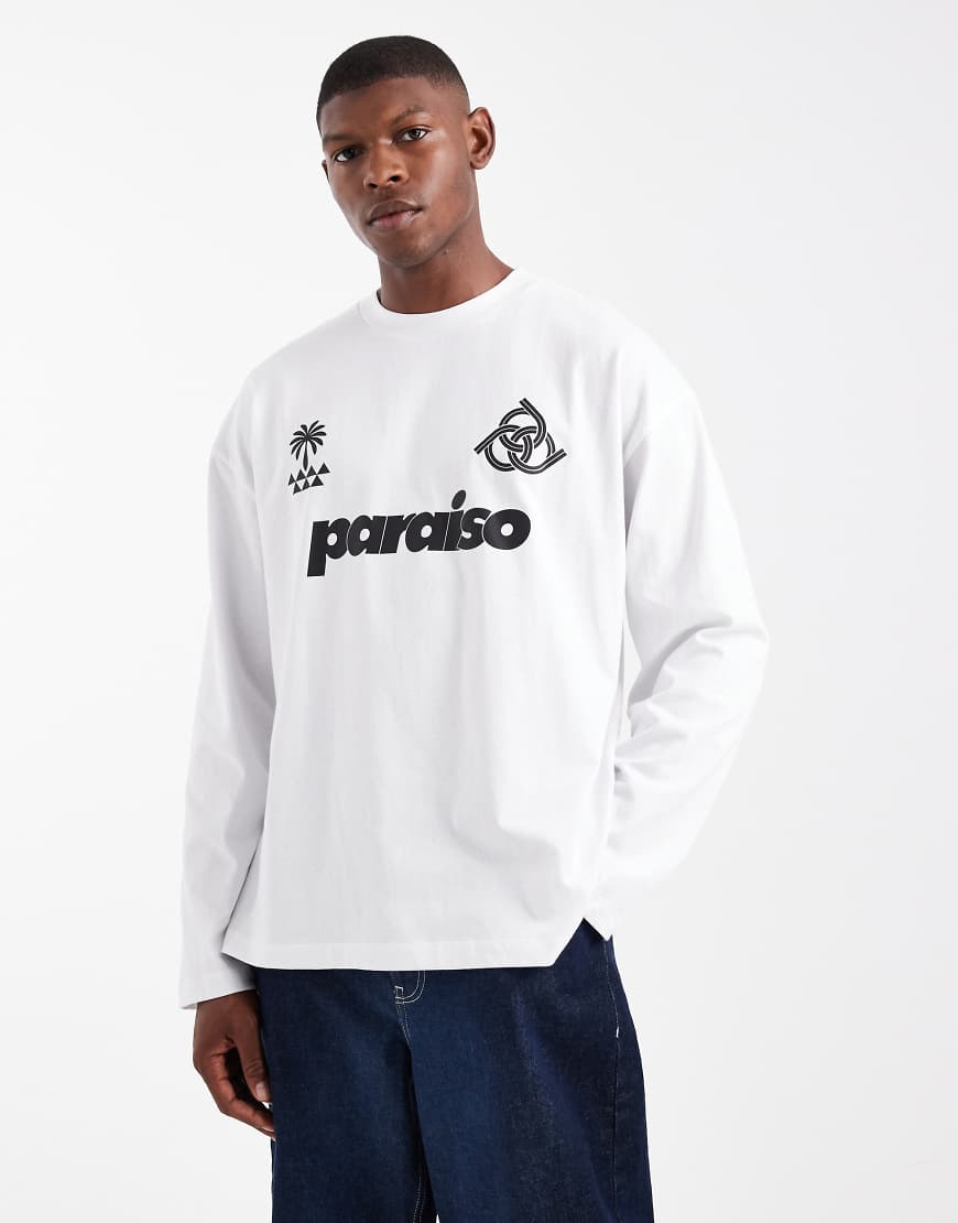 ASOS DESIGN - Oversize-Langarmshirt in Weiß mit Paraiso-Grafik von ASOS DESIGN