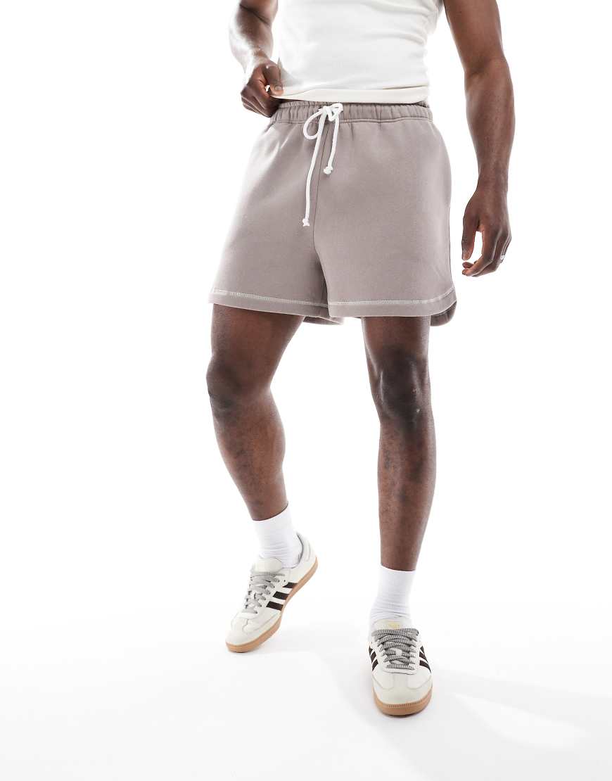 ASOS DESIGN - Oversize-Laufshorts in Braun ASOS DESIGN - Oversize-Laufshorts in Braun von ASOS DESIGN