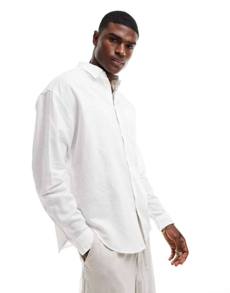ASOS DESIGN - Oversize-Hemd aus Leinenmix im Weiß im 90er-Stil von ASOS DESIGN