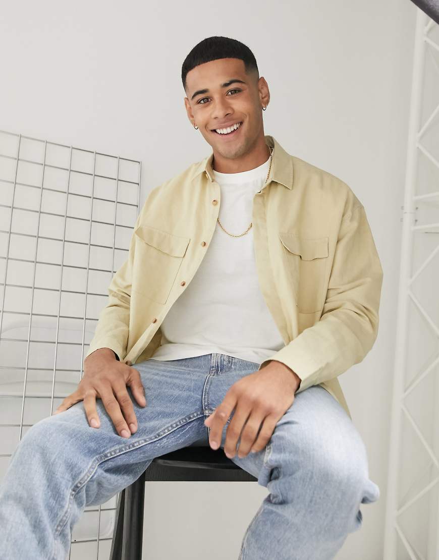 ASOS DESIGN - Oversize-Leinenhemd mit Taschen im Stil der 90er in Stone-Neutral ASOS DESIGN - Oversize-Leinenhemd mit Taschen im Stil der 90er in Stone-Neutral von ASOS DESIGN