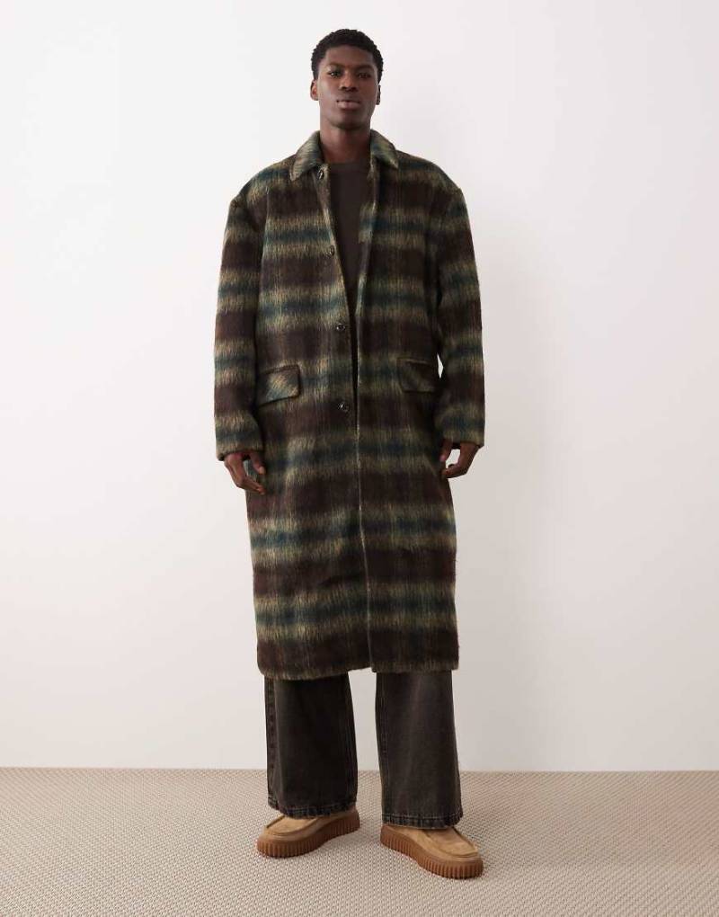 ASOS DESIGN - Oversize-Mantel in braun kariert mit Wolloptik-Brown von ASOS DESIGN
