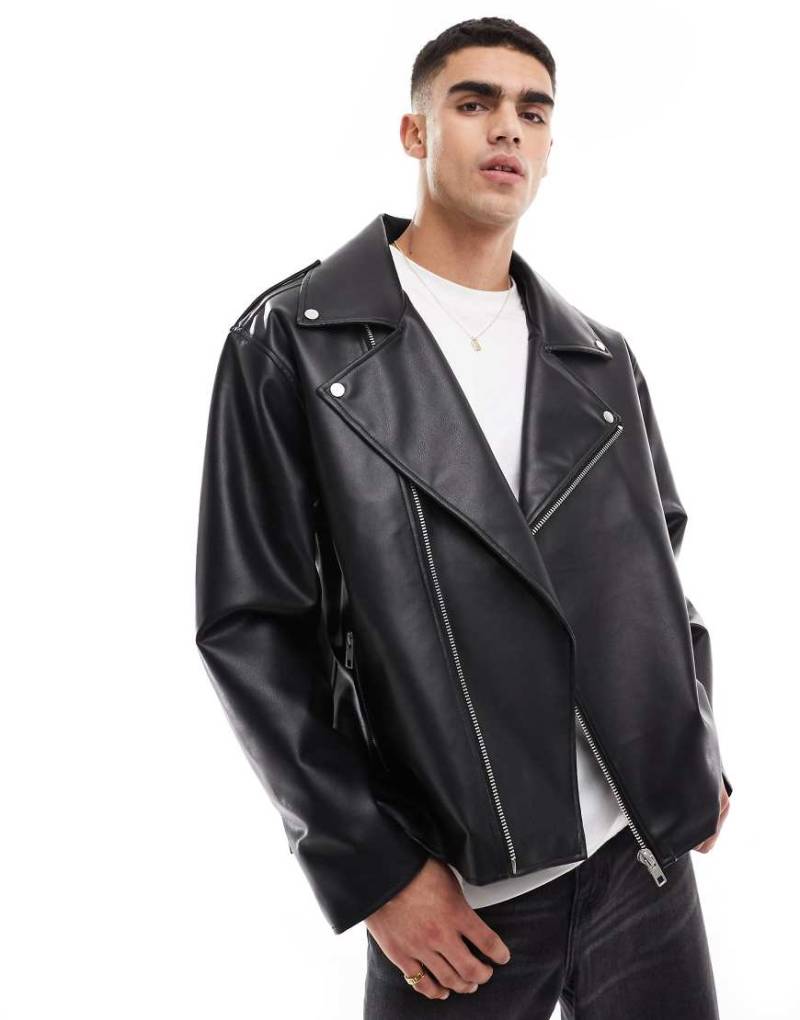 ASOS DESIGN - Oversize-Motorradjacke aus Kunstleder in Schwarz von ASOS DESIGN