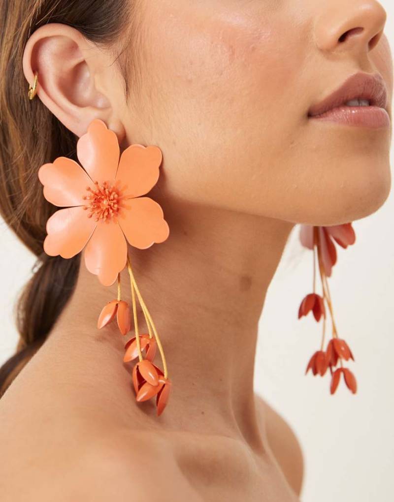ASOS DESIGN - Oversize-Ohrringe aus Emaille in Orange mit Blumendesign von ASOS DESIGN