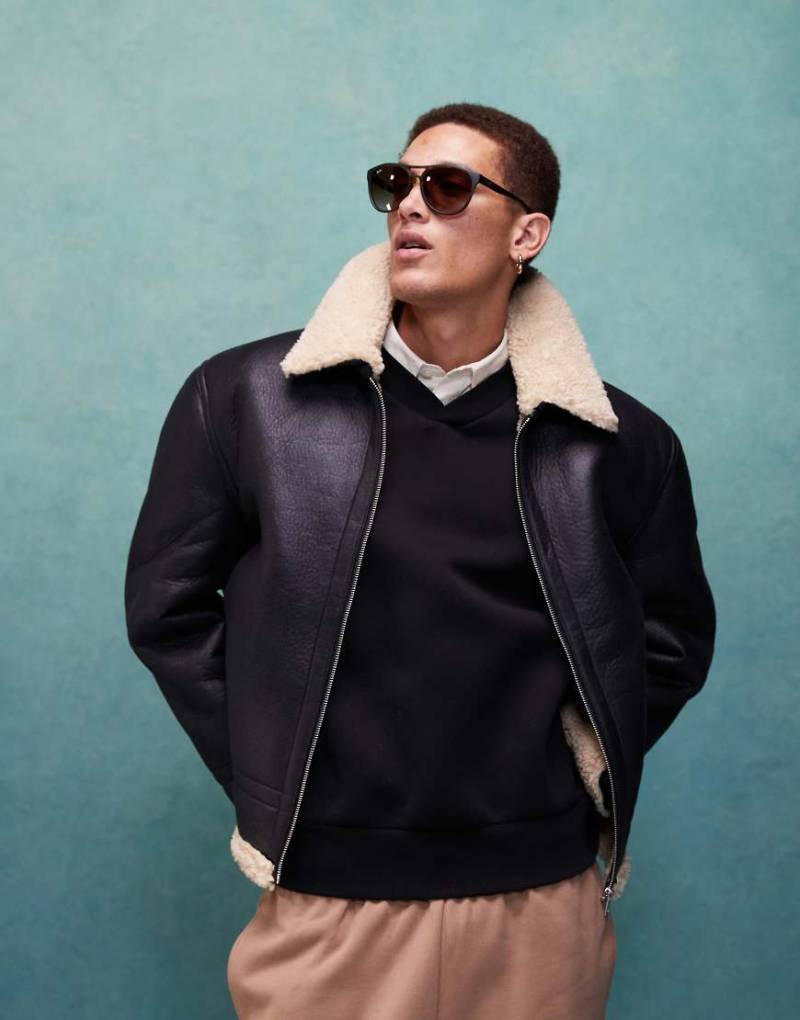 ASOS DESIGN - Oversize-Pilotenjacke aus Kunstleder in Schwarz von ASOS DESIGN