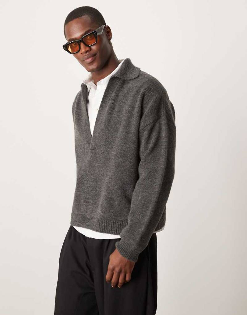 ASOS DESIGN - Oversize-Pullover in Anthrazit aus Strick mit Polokragen und Einkerbung am Ausschnitt-Grau von ASOS DESIGN